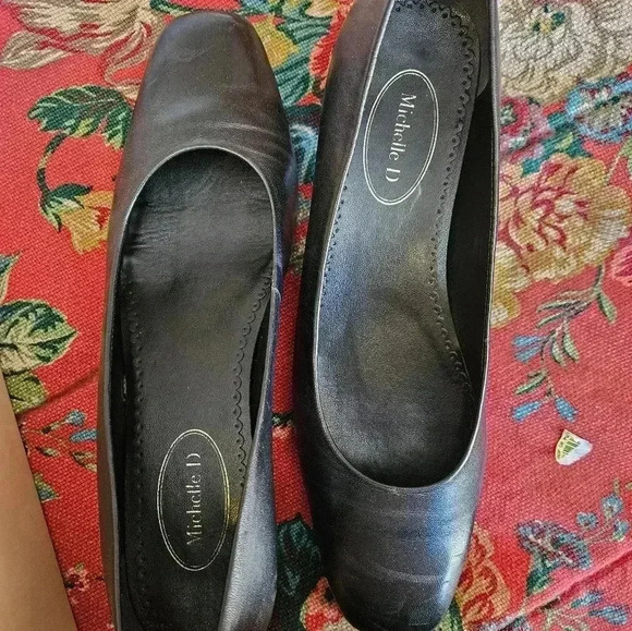 Michelle D Black Womens Low Block Heels Size 9M - Picture 2 of 4